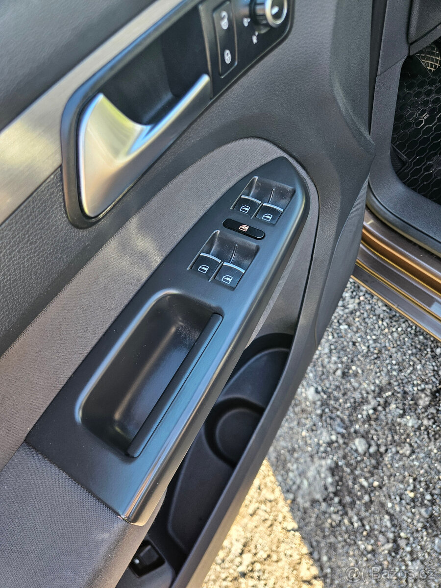 Prodám VW Touran - 7 míst - 13