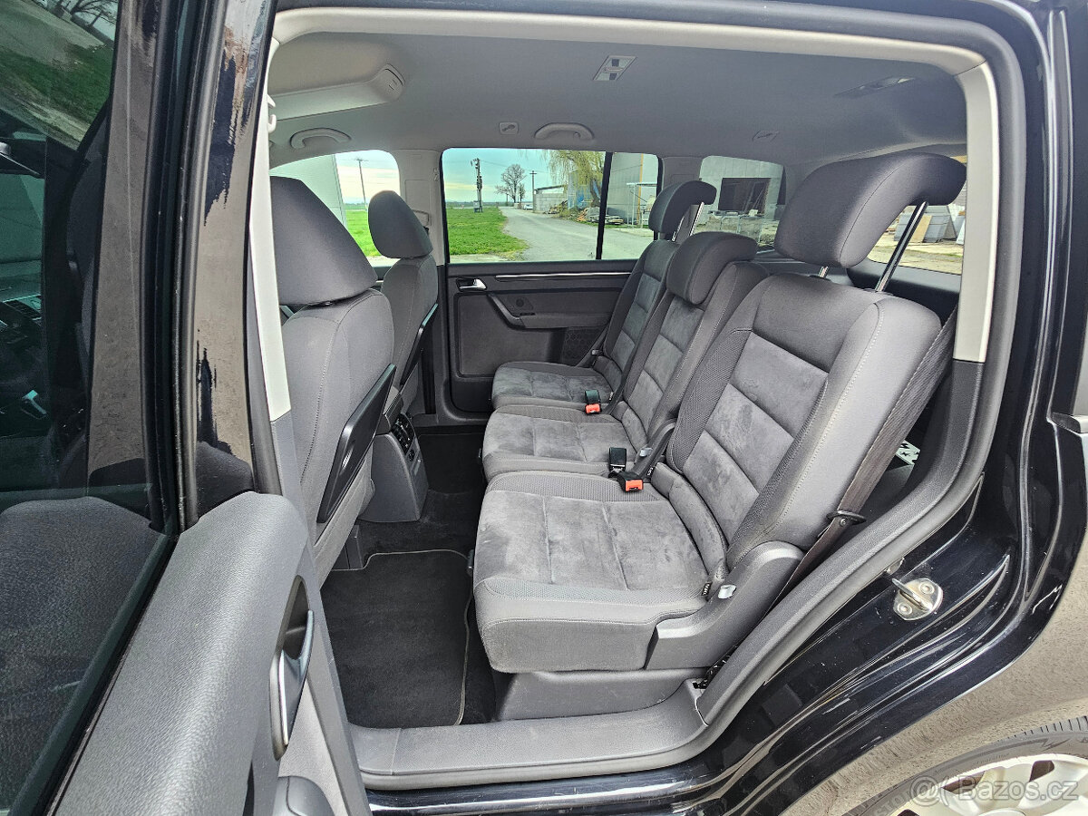 VW Touran 1.4 TSi DSG - 13