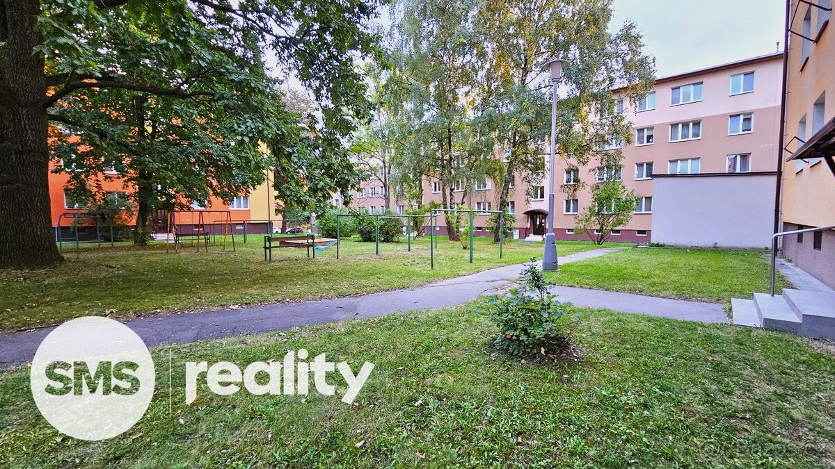 Útulný byt 3+KK s nízkými náklady a výbornou dostupností - 13