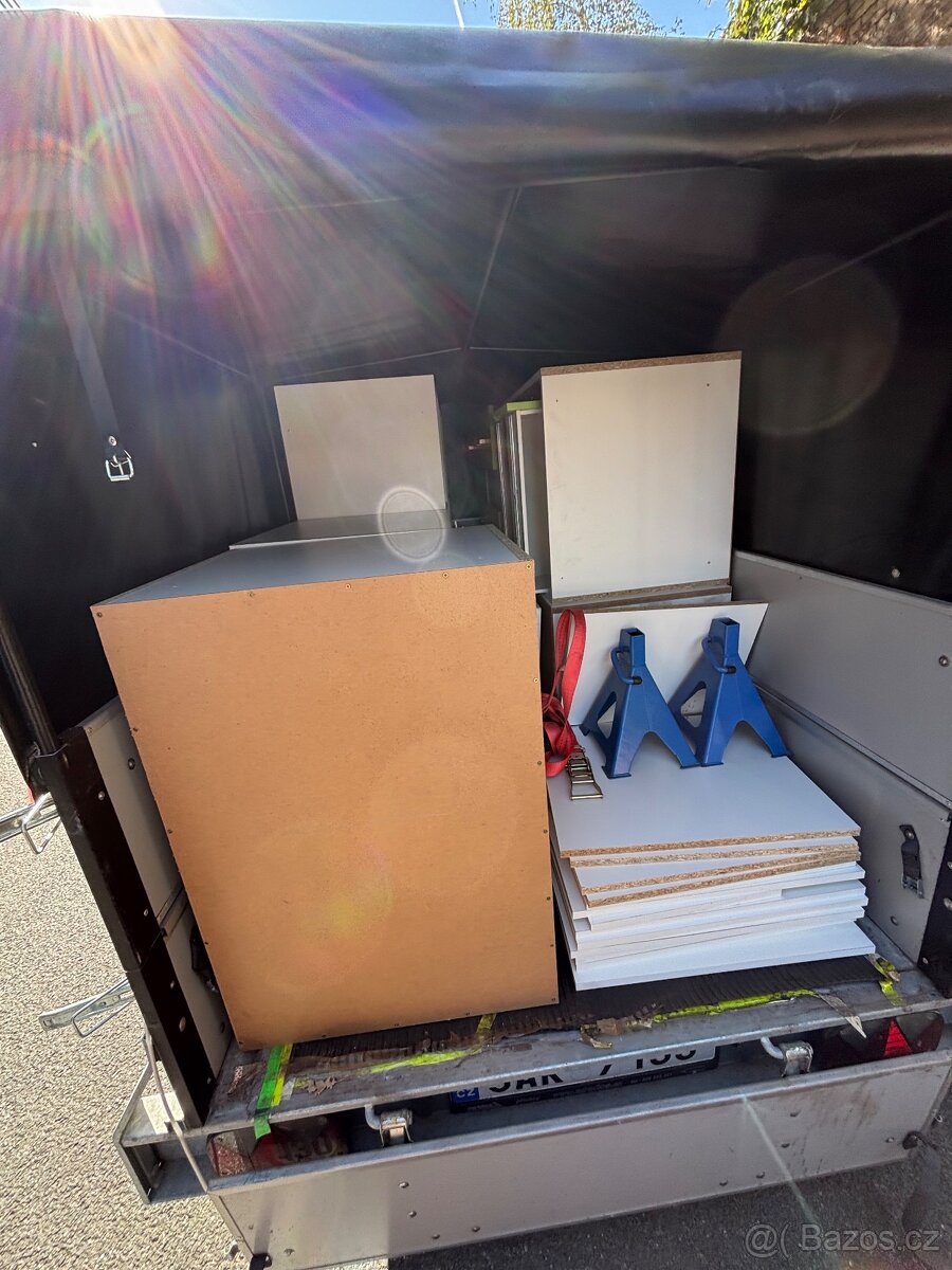 Skříň na oblečení - složena na vozíku, doprava zajištěna - 13