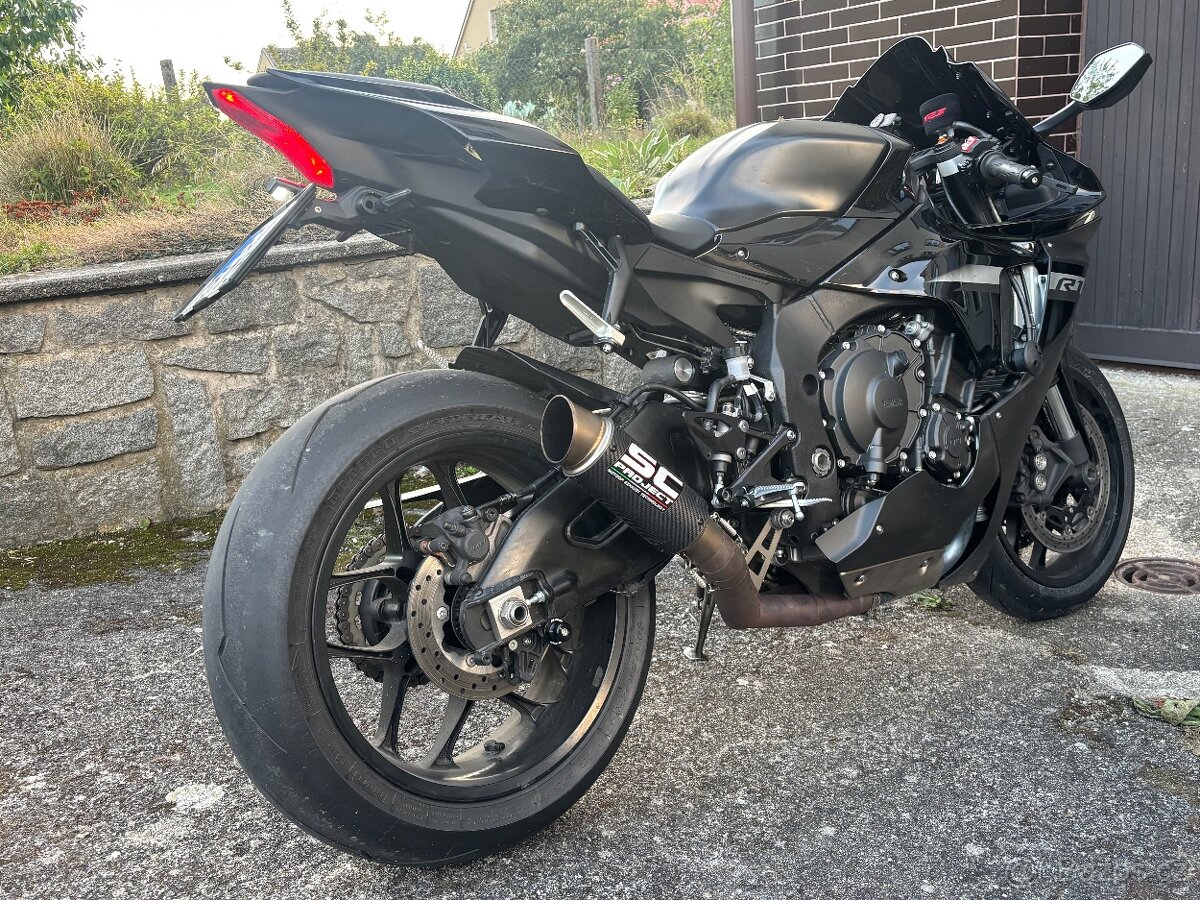 Yamaha R1 2018 najeto 3600 km - 13