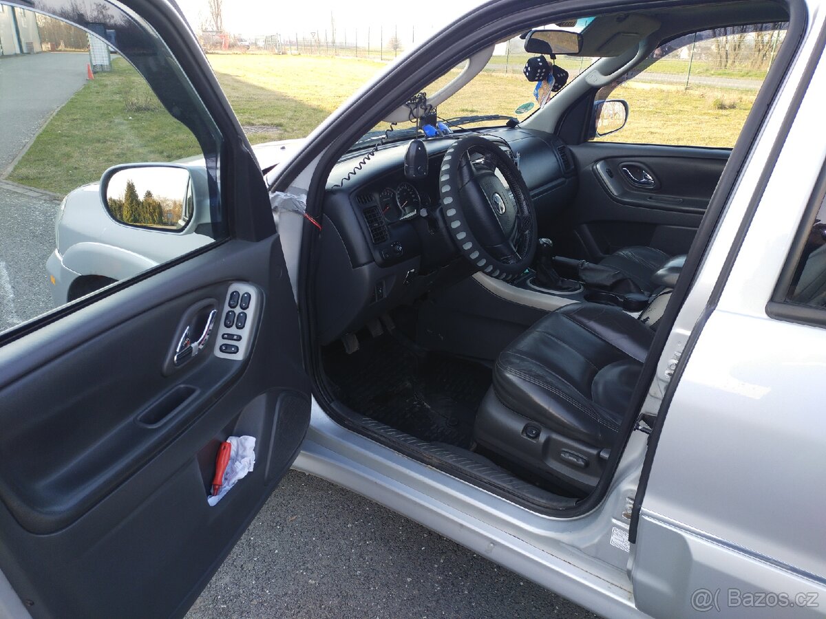 Mazda Tribute 2.3i 4x4 - 13