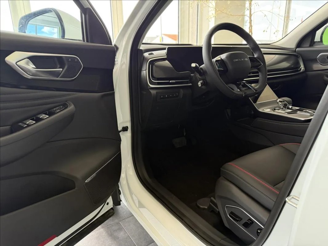 BAIC X75 1,5 T 138kW AUT PANORAMA LED - 13