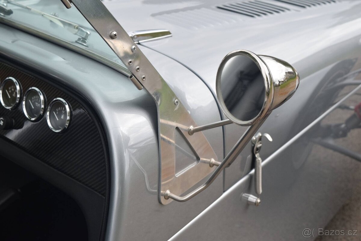 VM 77 (Caterham) 2000 - 13