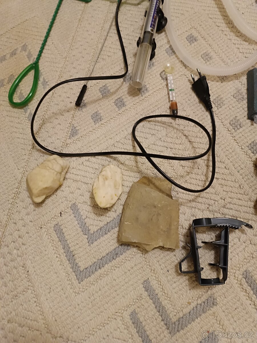 Akvárium včetně vybavení - 13