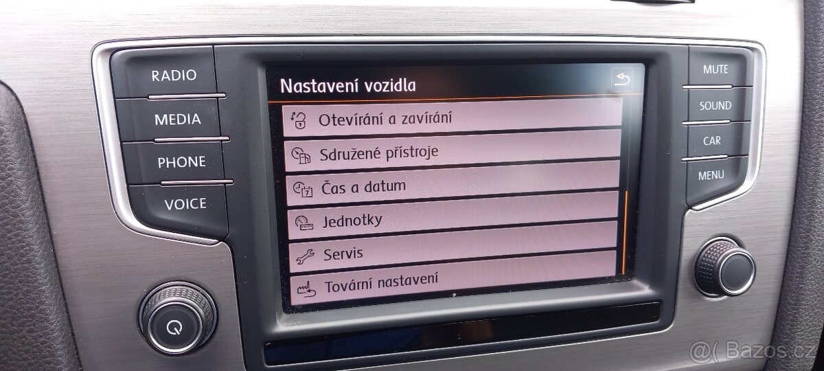 Volkswagen Golf 7 2.0 TDi 110kw top stav - 13