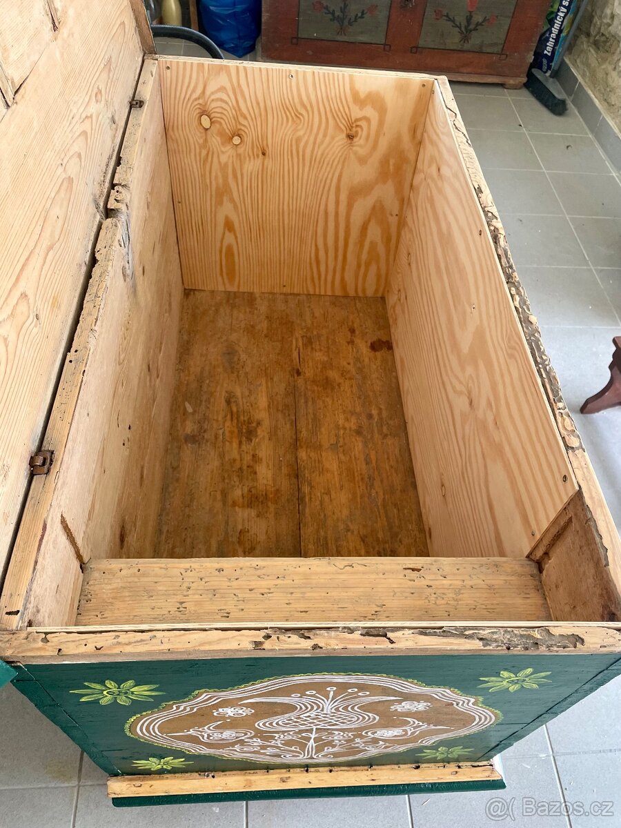 Ručně malovaná selská truhla - 13