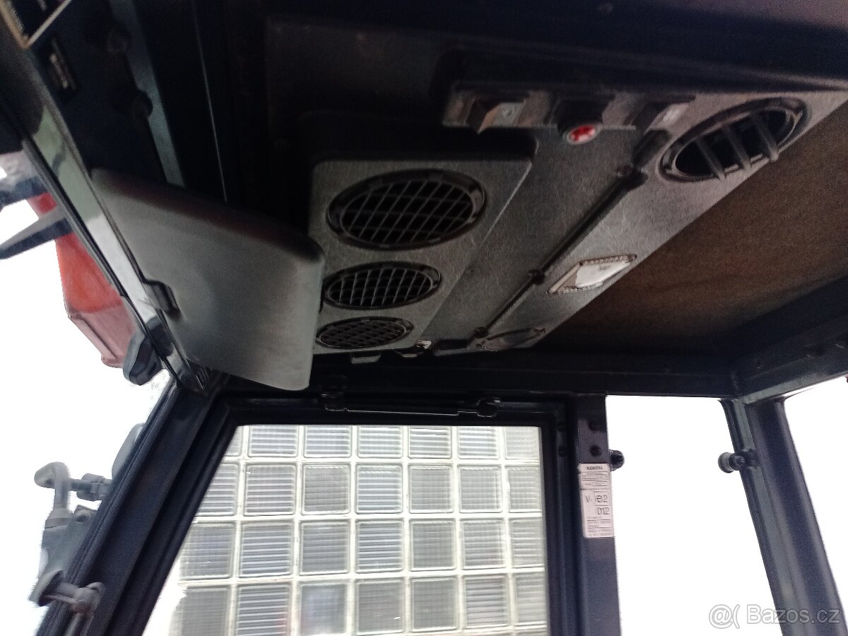 Kubota B2410 - 13