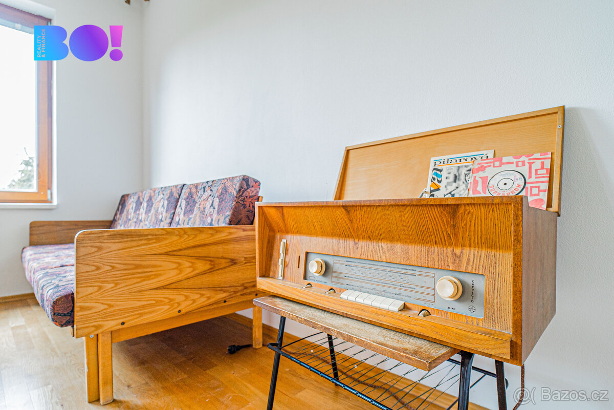 Prodej řadového rodinného domu 5+kk se zahradou a dvougaráží - 13