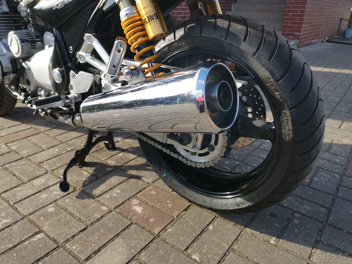 Yamaha XJR 1300 - 13