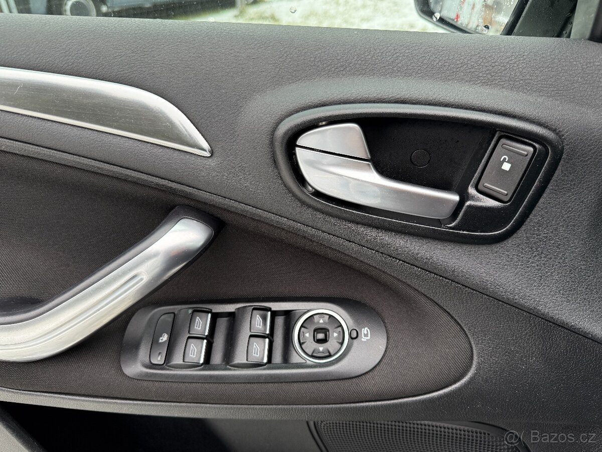 FORD S-max 2,2TDCi 200PS panorama, manuál,keyless - 13