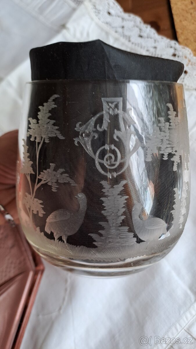 Staré sklo- rosalinové, medové broušené - 13