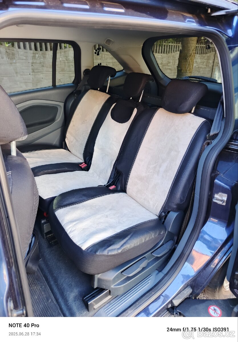 Minivan Ford Cmax - 13