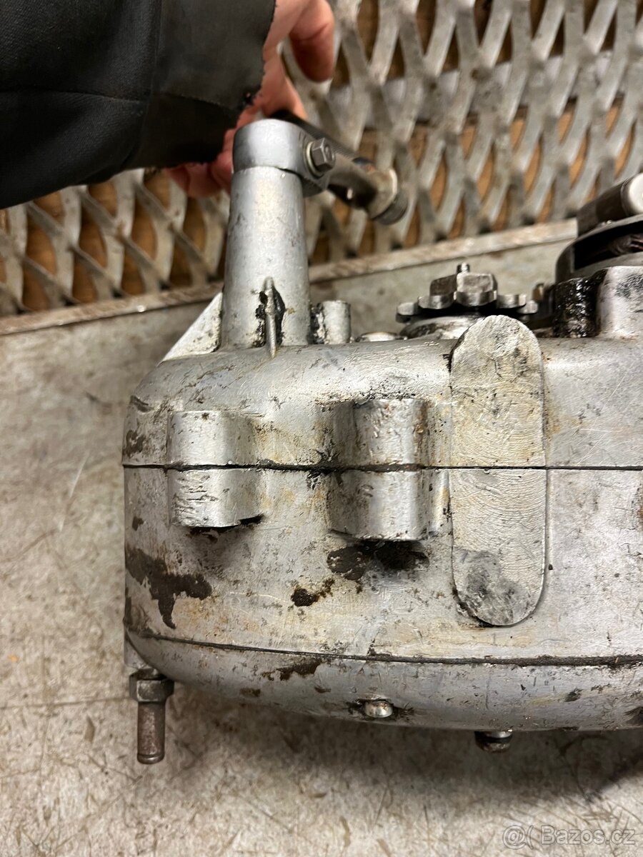 Motor Jawa pionýr 05 - 13