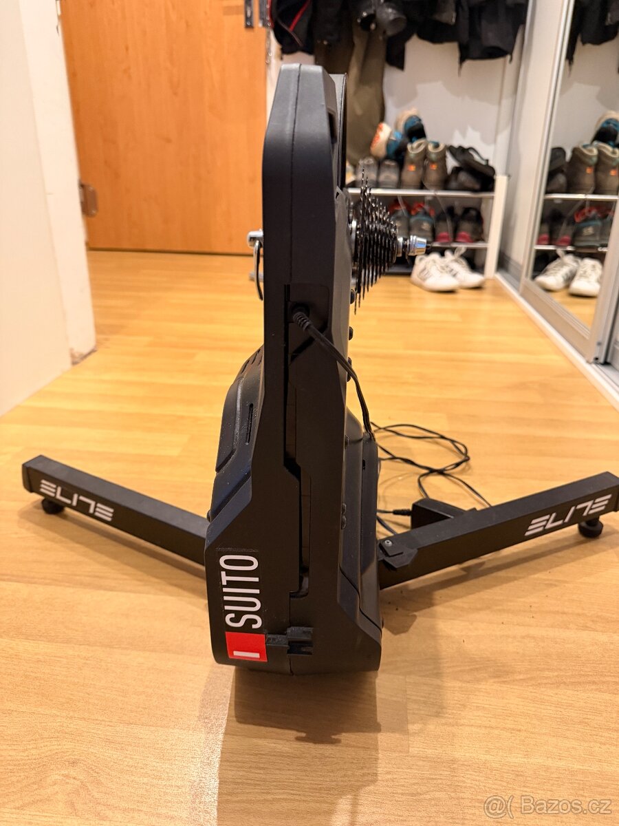 Cyklistický trenažer Suito - 13