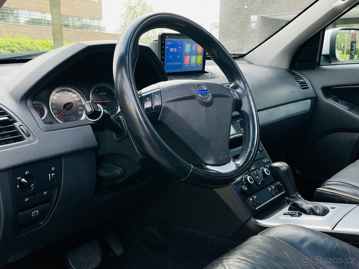 Volvo XC90 2.4 D5 4x4 AUT TAŽNÉ SERVISKA - 13