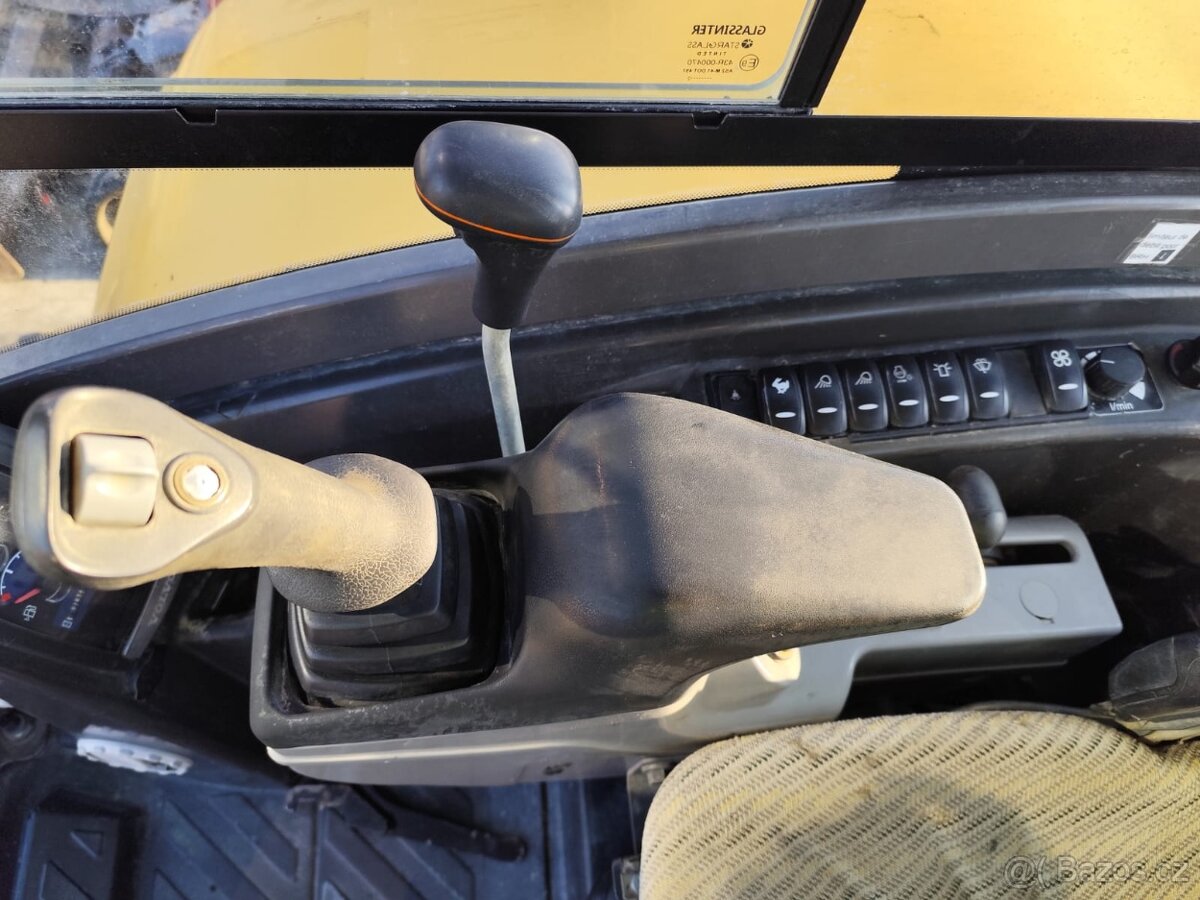 Bagr Volvo, 5000kg, 3x lyžica. - 13