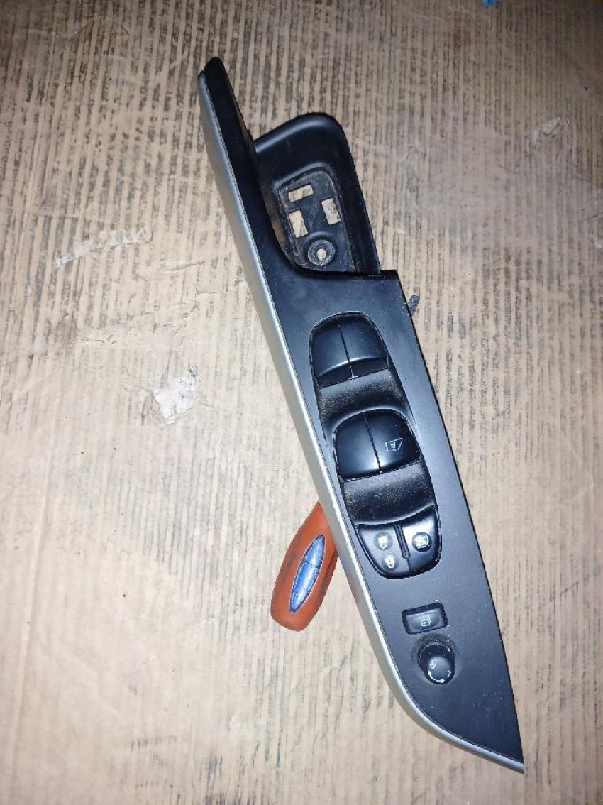 Dveře,zrcátko aj. díly Nissan Navara D23 Renault Alaskan - 13