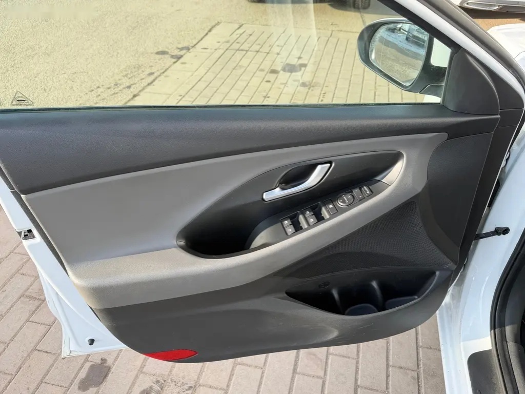 Hyundai i30, 1.6CRDi 85kW AUTOMAT SMART - 13