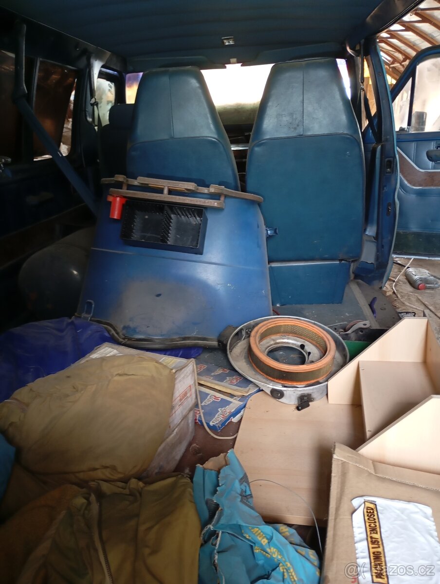 Ford Econoline - 13