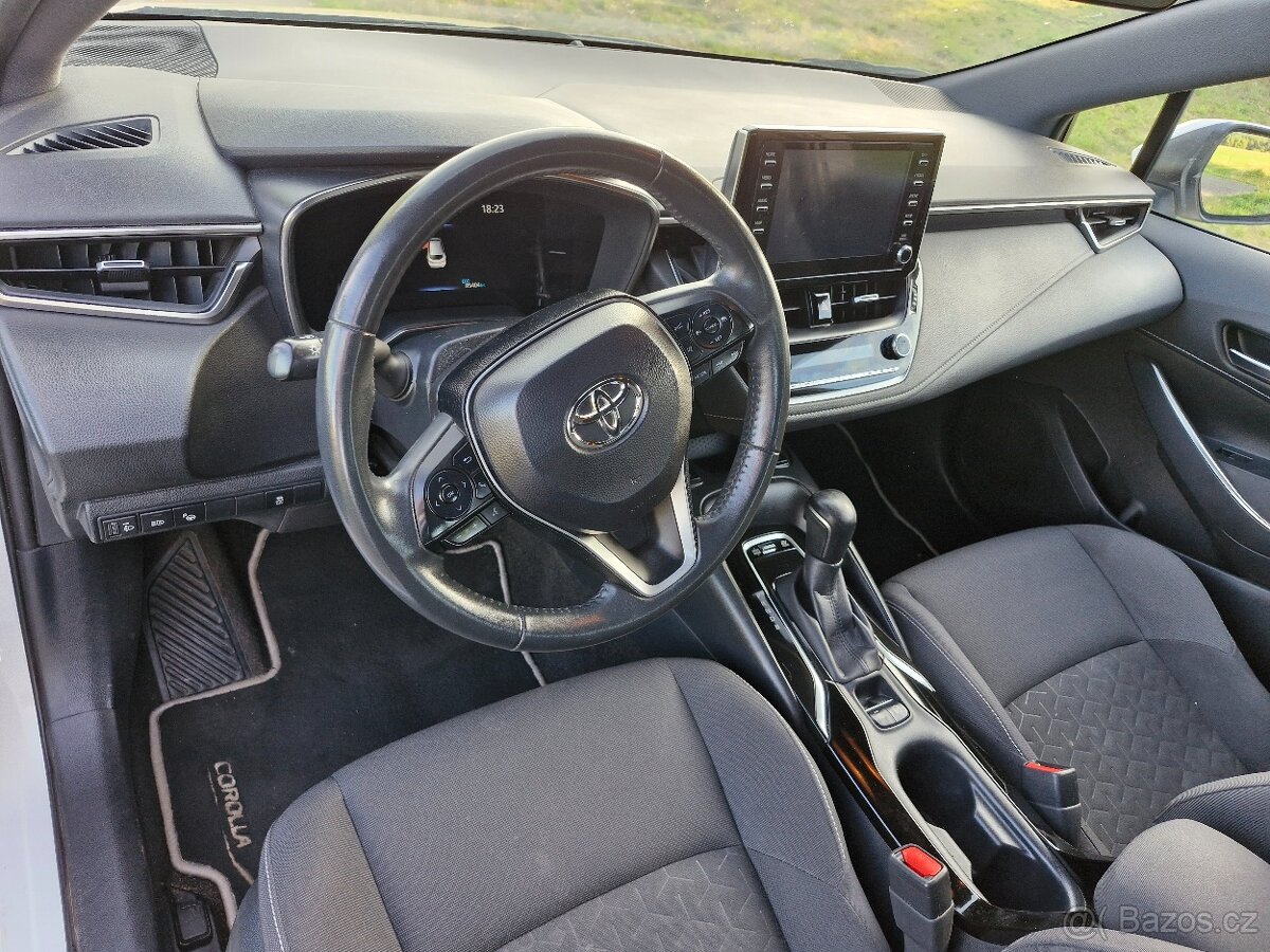 Toyota Corolla 1,8 Hybrid - 13