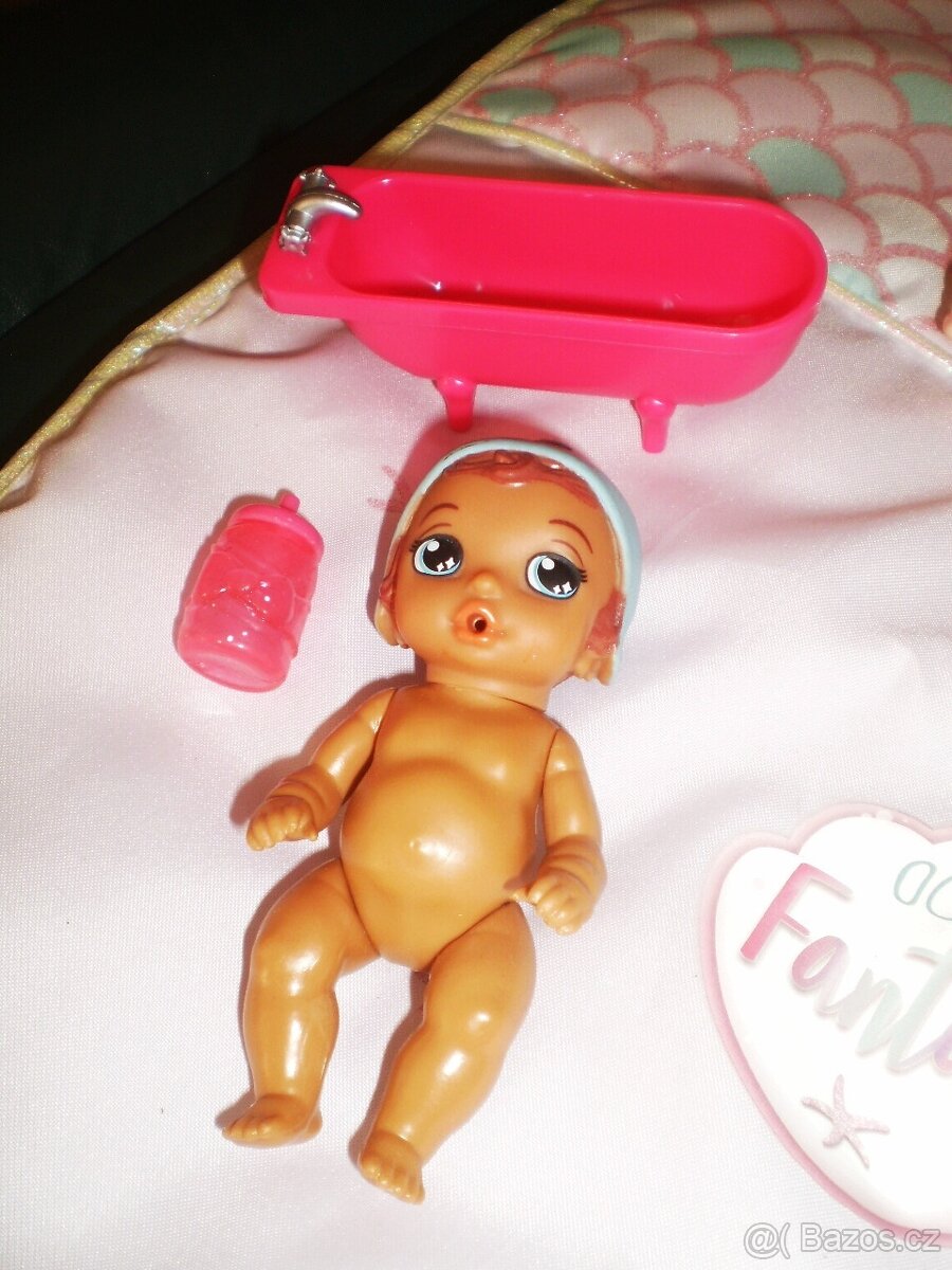 Tři panenky různé velikosti - 13