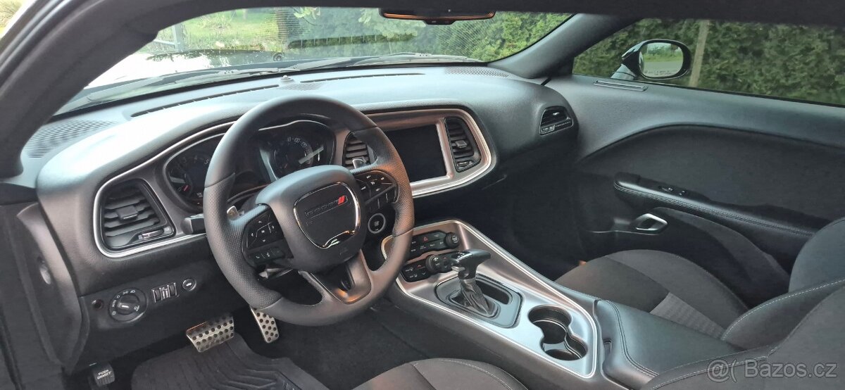 DODGE CHALLENGER 5,7 HEMI 2019 33000 km - 13
