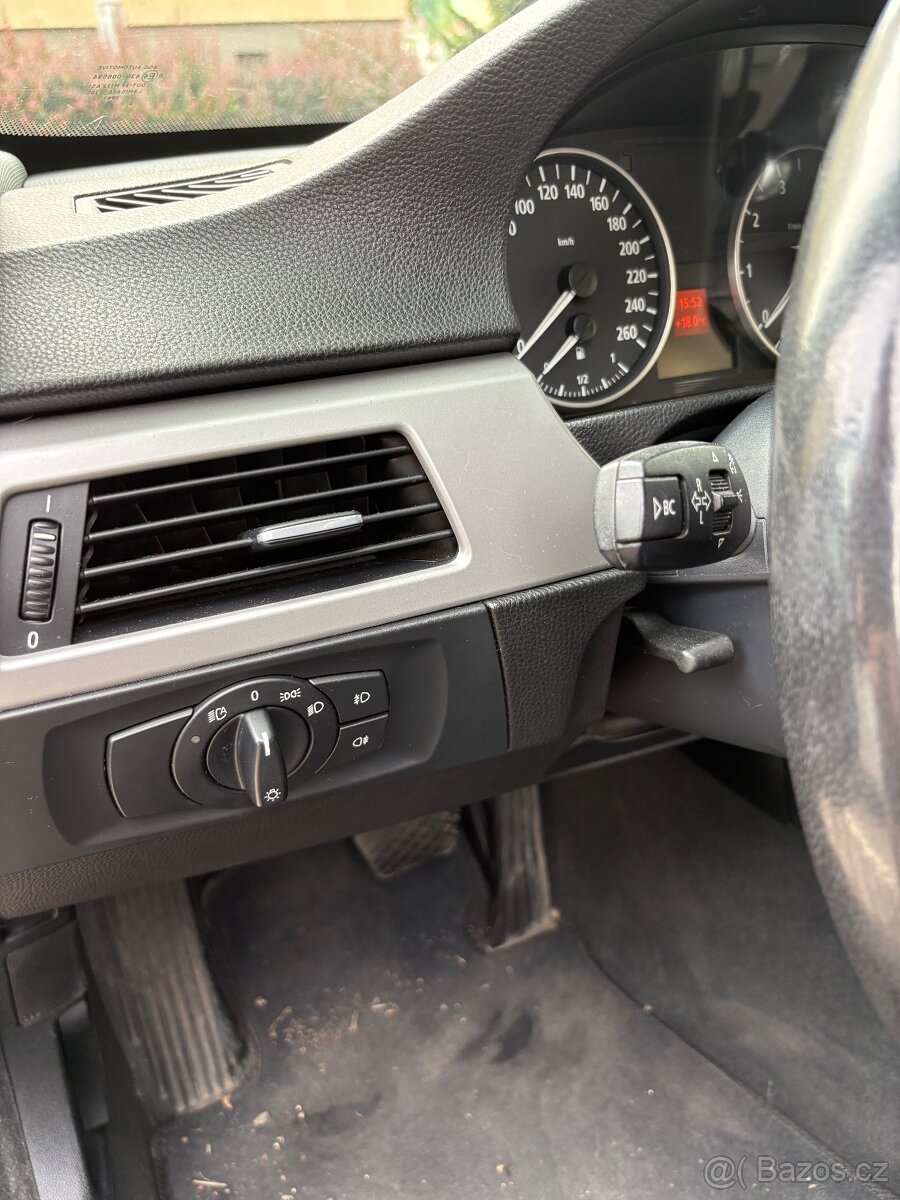 BMW 320i E90 - 13