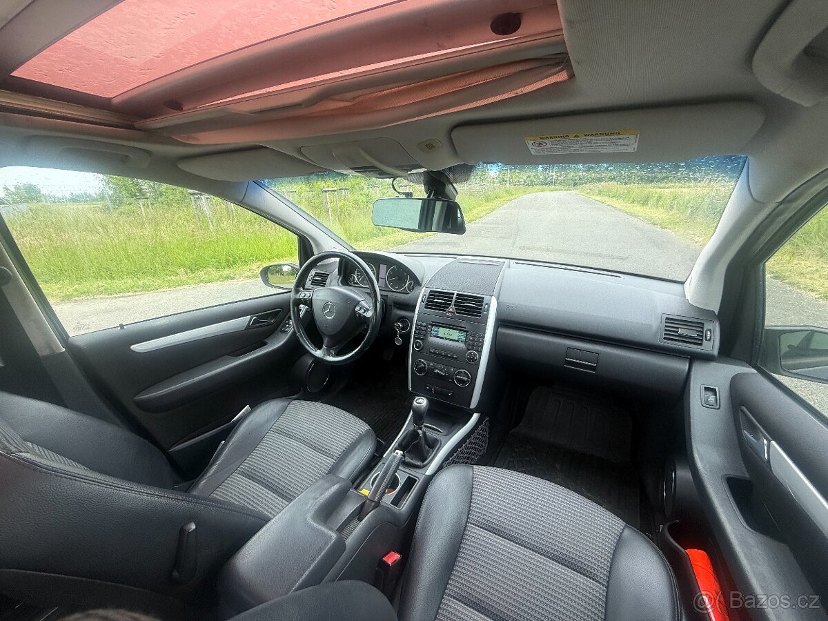 Mercedes A 200 benzin nova st - 13