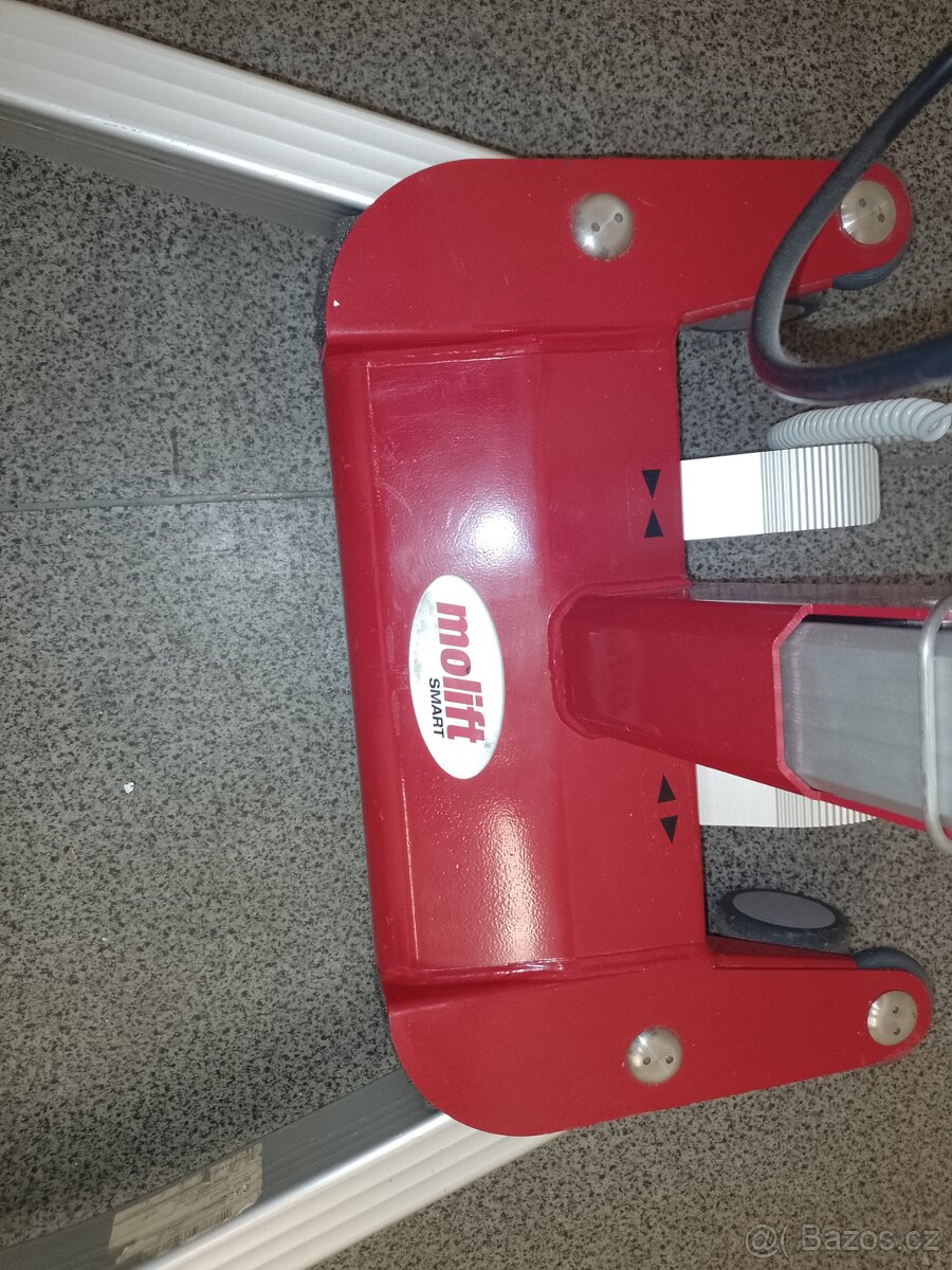 ELEKTRICKÝ mobilní zvedák pacientů, nosnost 150 kg - 13