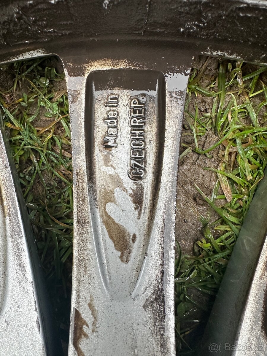 Originální litý disk Škoda Trinity 19" - 13