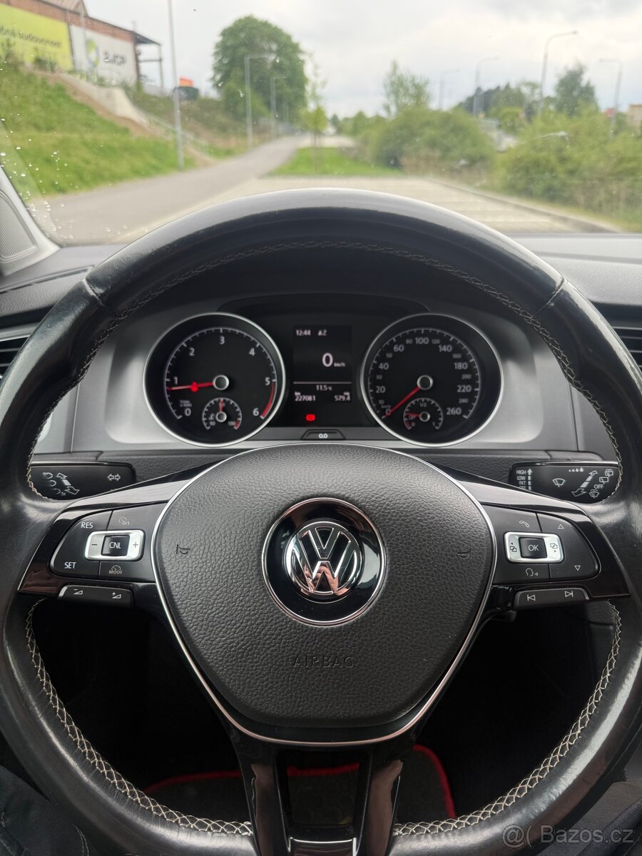 Volkswagen Golf 7 variant 1,6 TDI - LOUNGE EDITION - 13