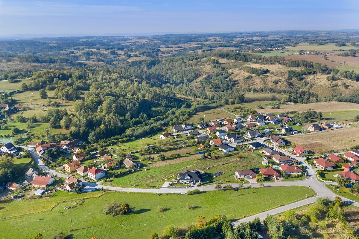 Stavební pozemek Petráveč - 13