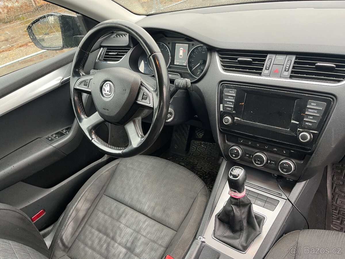 Škoda Octavia 2.0tdi 110kw manuál alu + zimní po servisu - 13