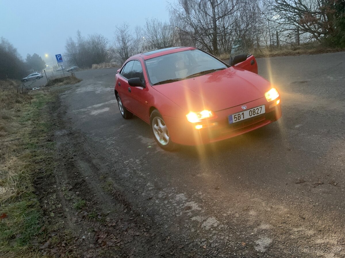 Prodám vyměním Mazdu 323F REZERVACE - 13