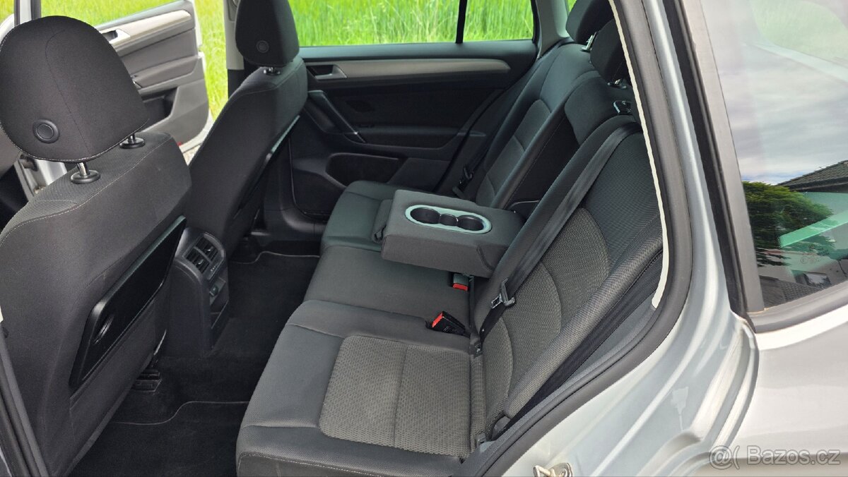 VW Golf Sportsvan - 13