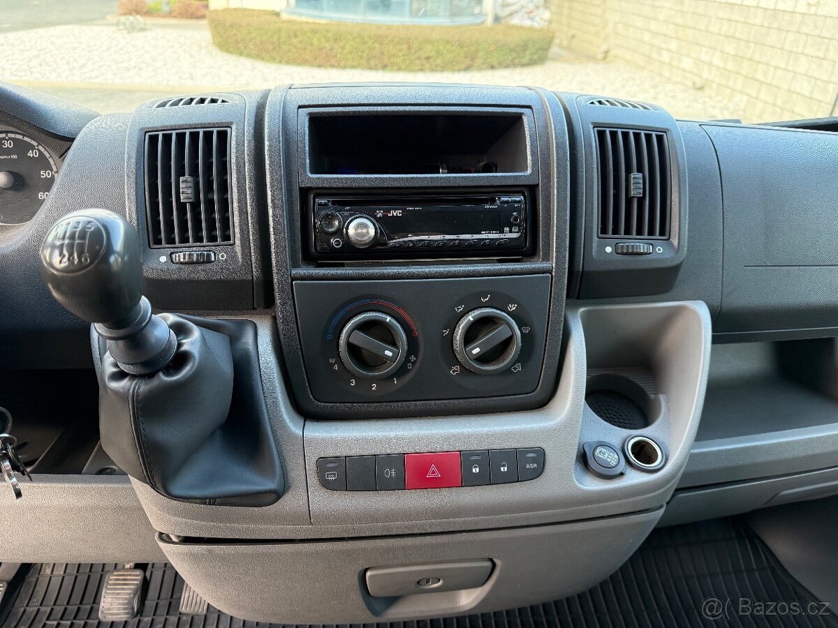 Peugeot Boxer 3.0, Autobus 17 míst - 13