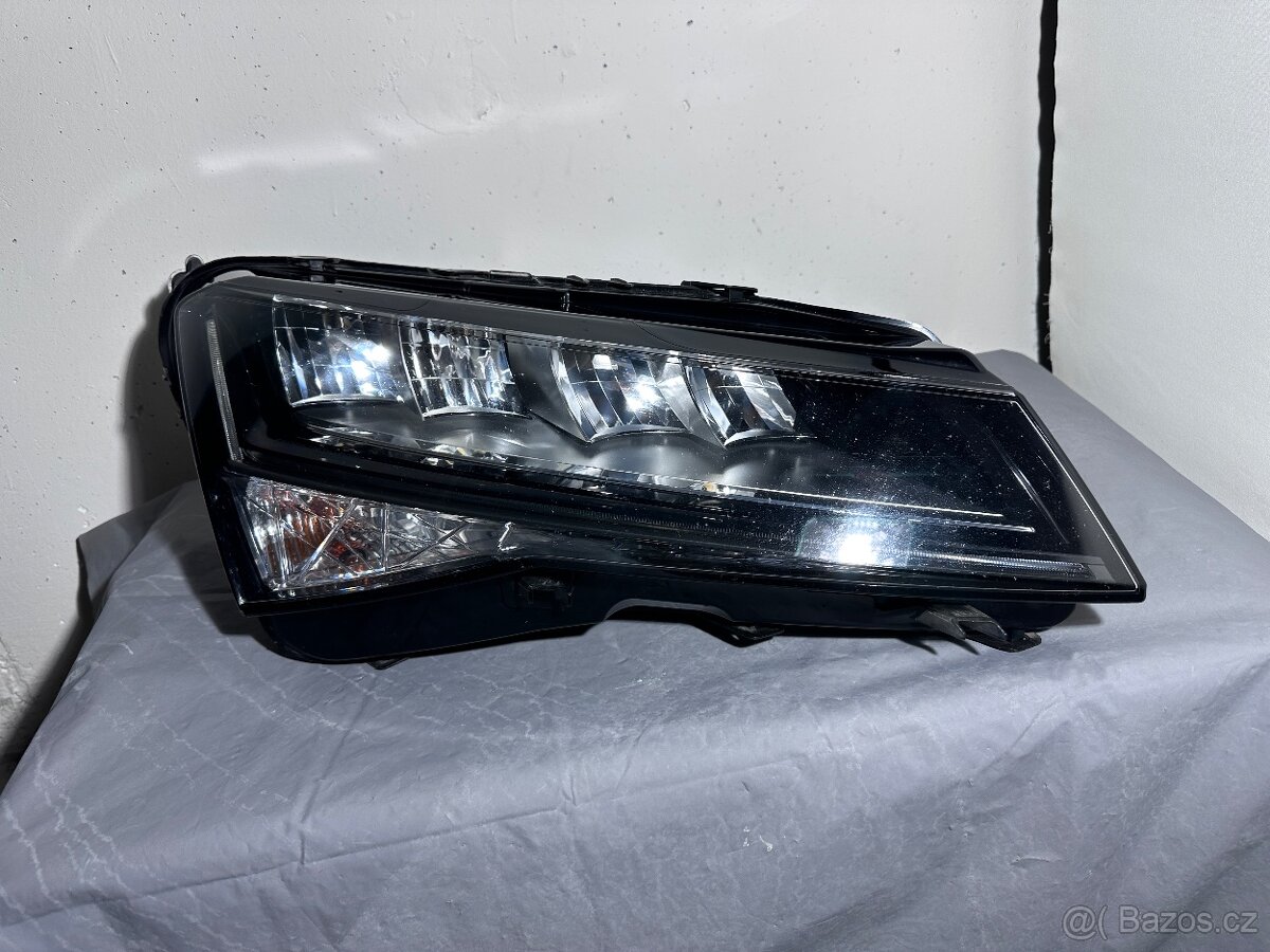 Škoda Superb 3 facelift světlo pravé - 13