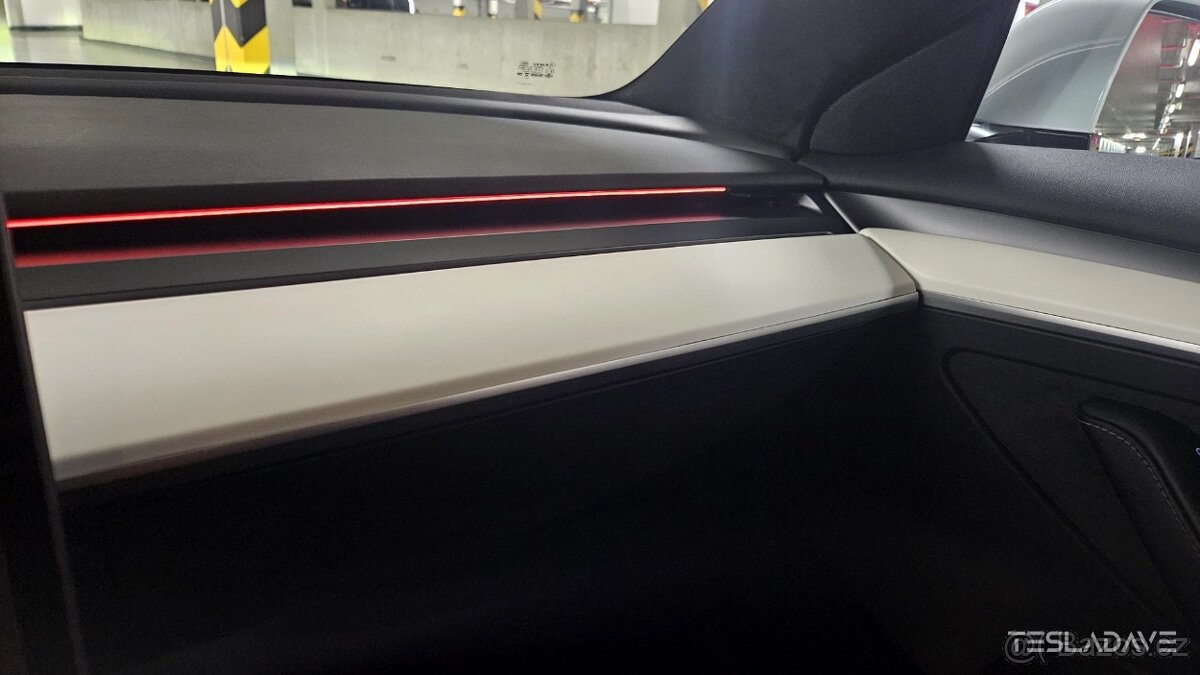 Tesla Model 3 LFP 2023 - 13
