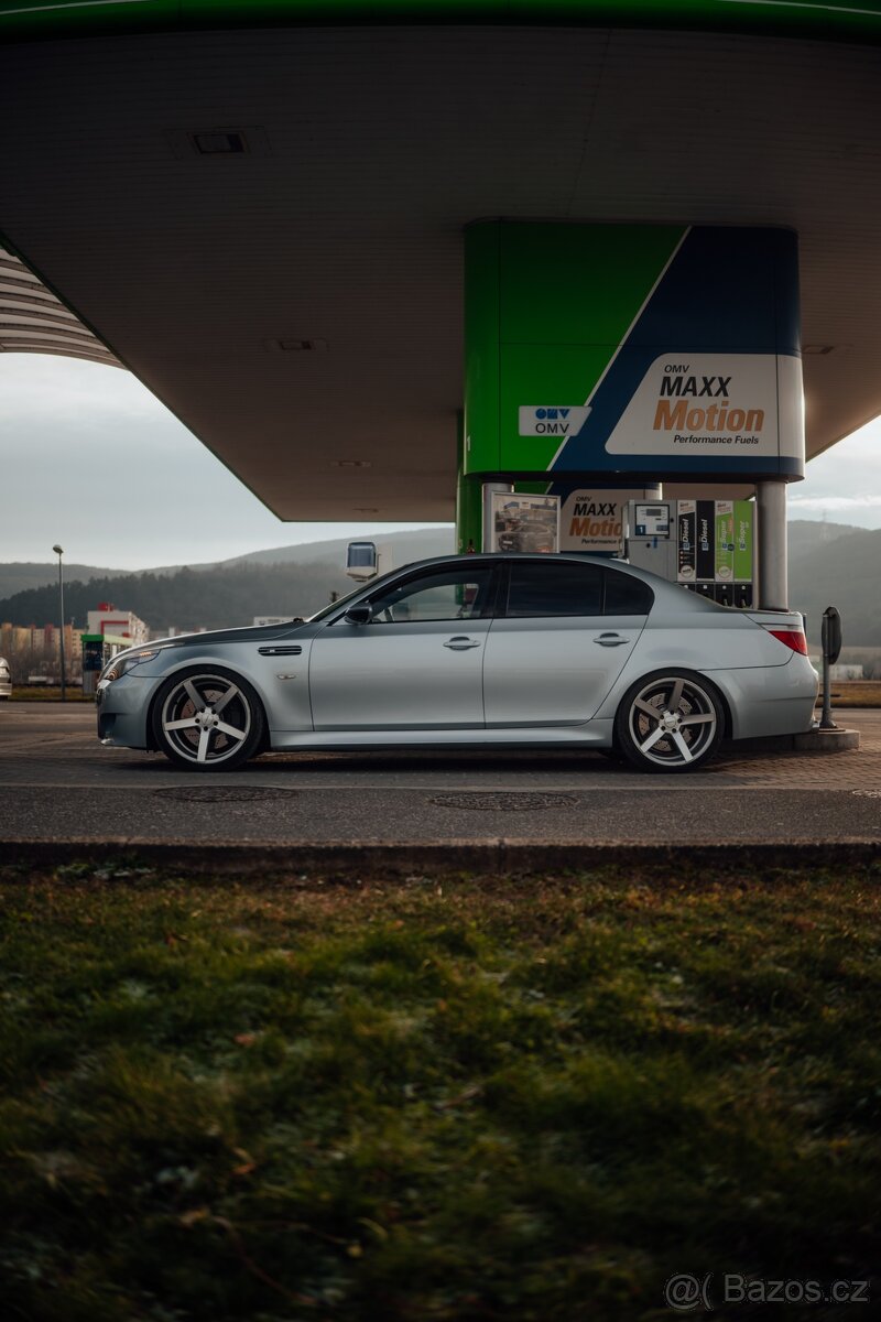 BMW M5 e60 V10 SilverStone II - 13