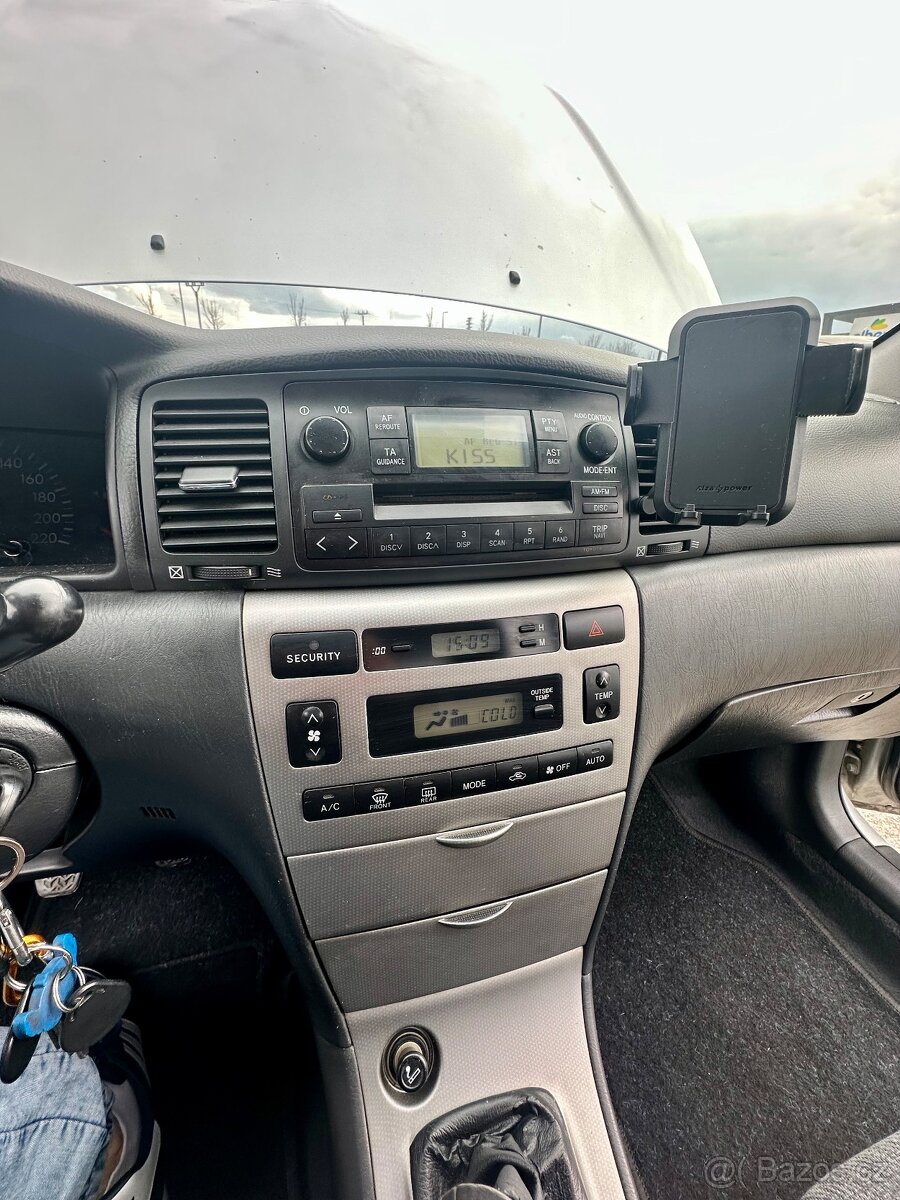 Toyota corolla 2.0D Top stav - 13