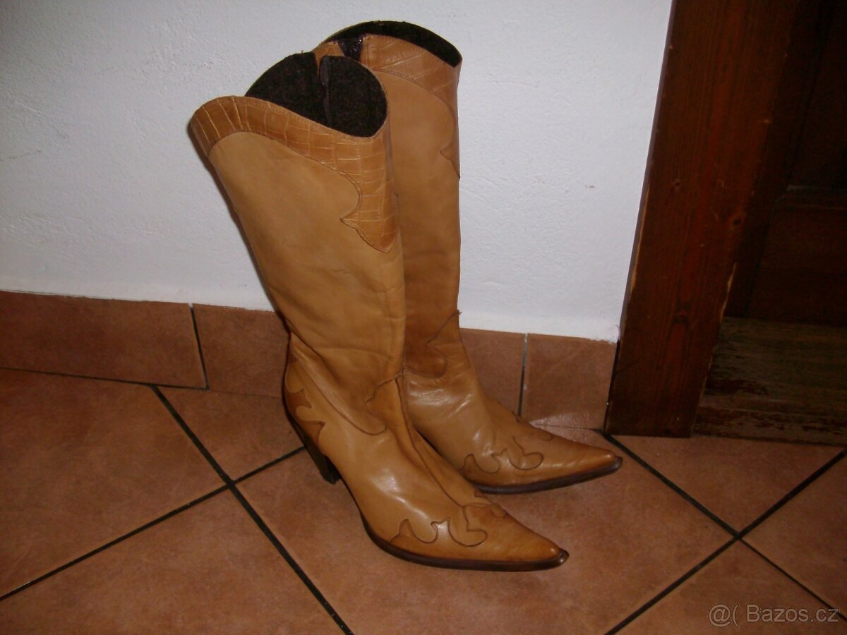 DÁMSKÉ BOTY - 13