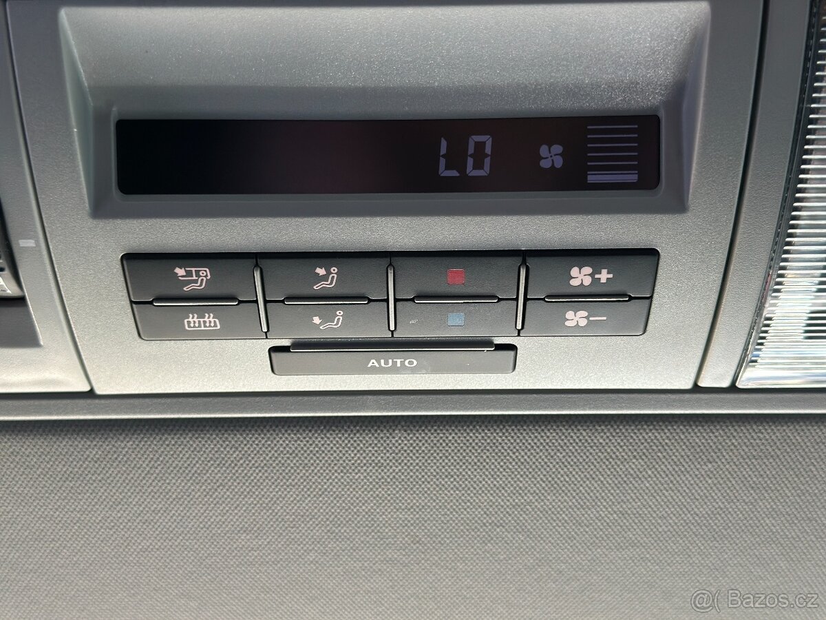 Volkswagen Multivan 2014 - 13
