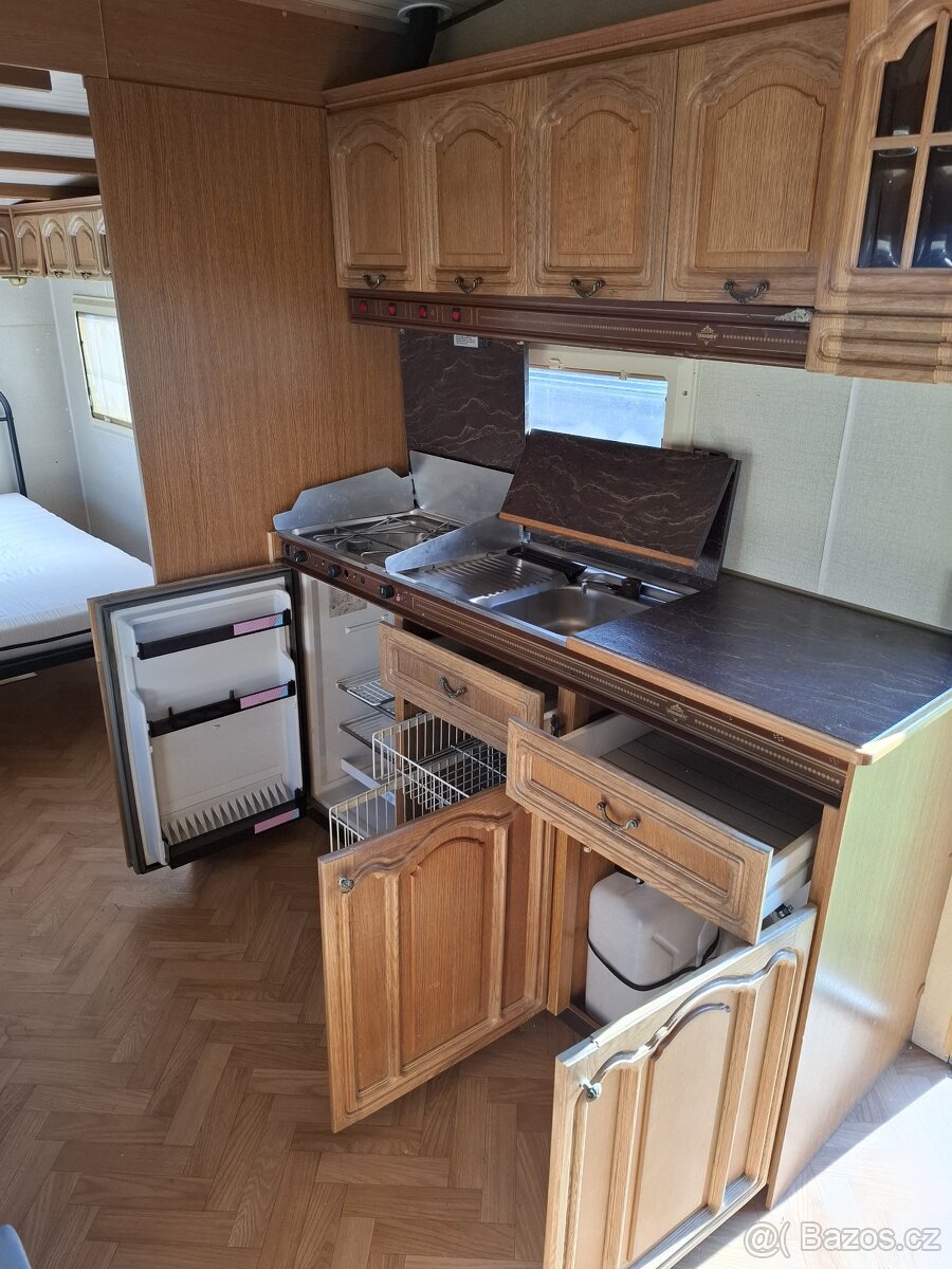 Hobby Landhaus 750 + nadstrecha - 13