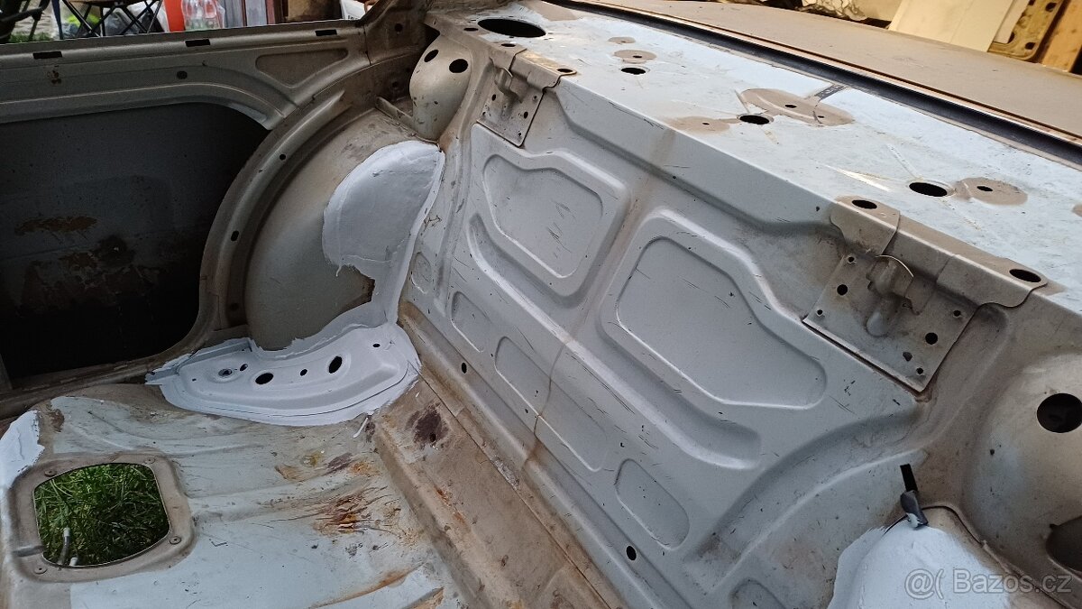 BMW e21 karoserie na kolech - 13