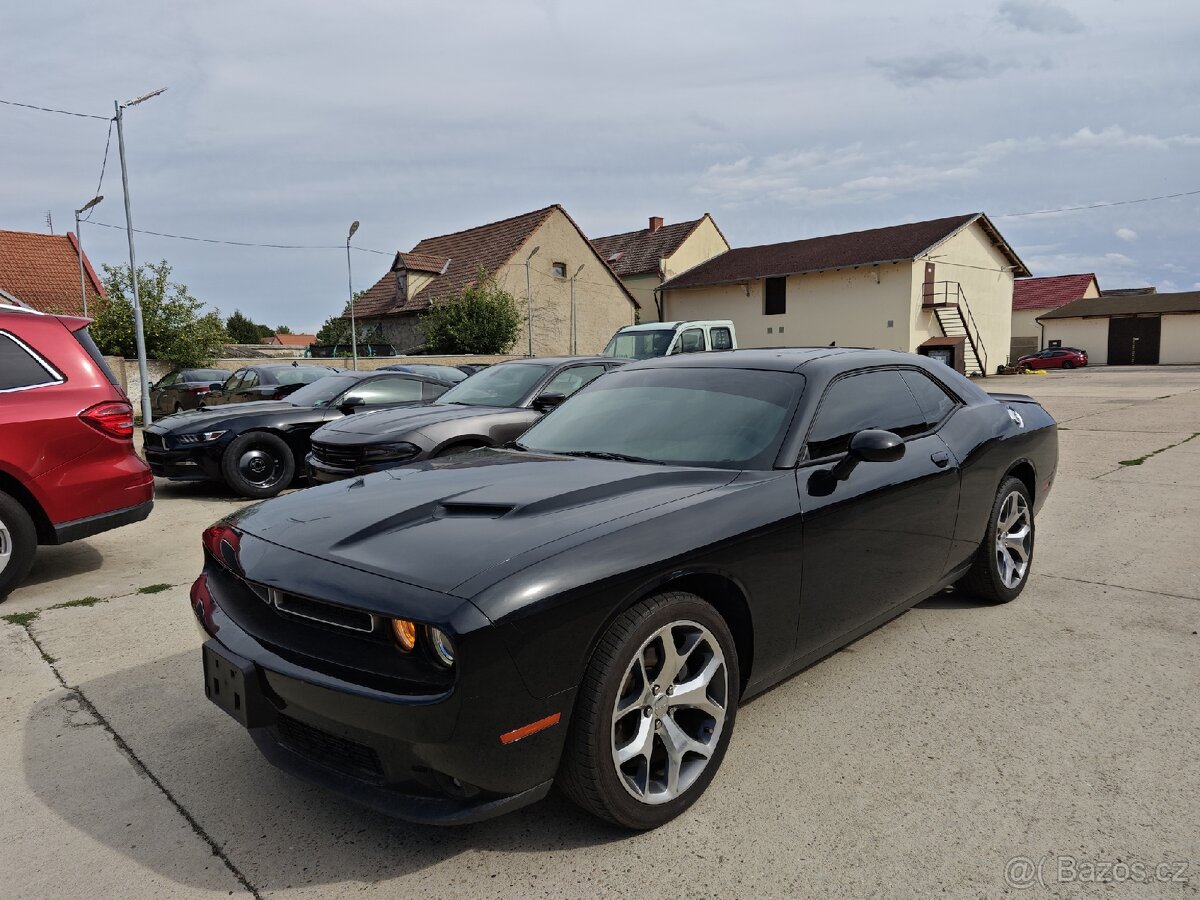 Dodge Challenger - 13