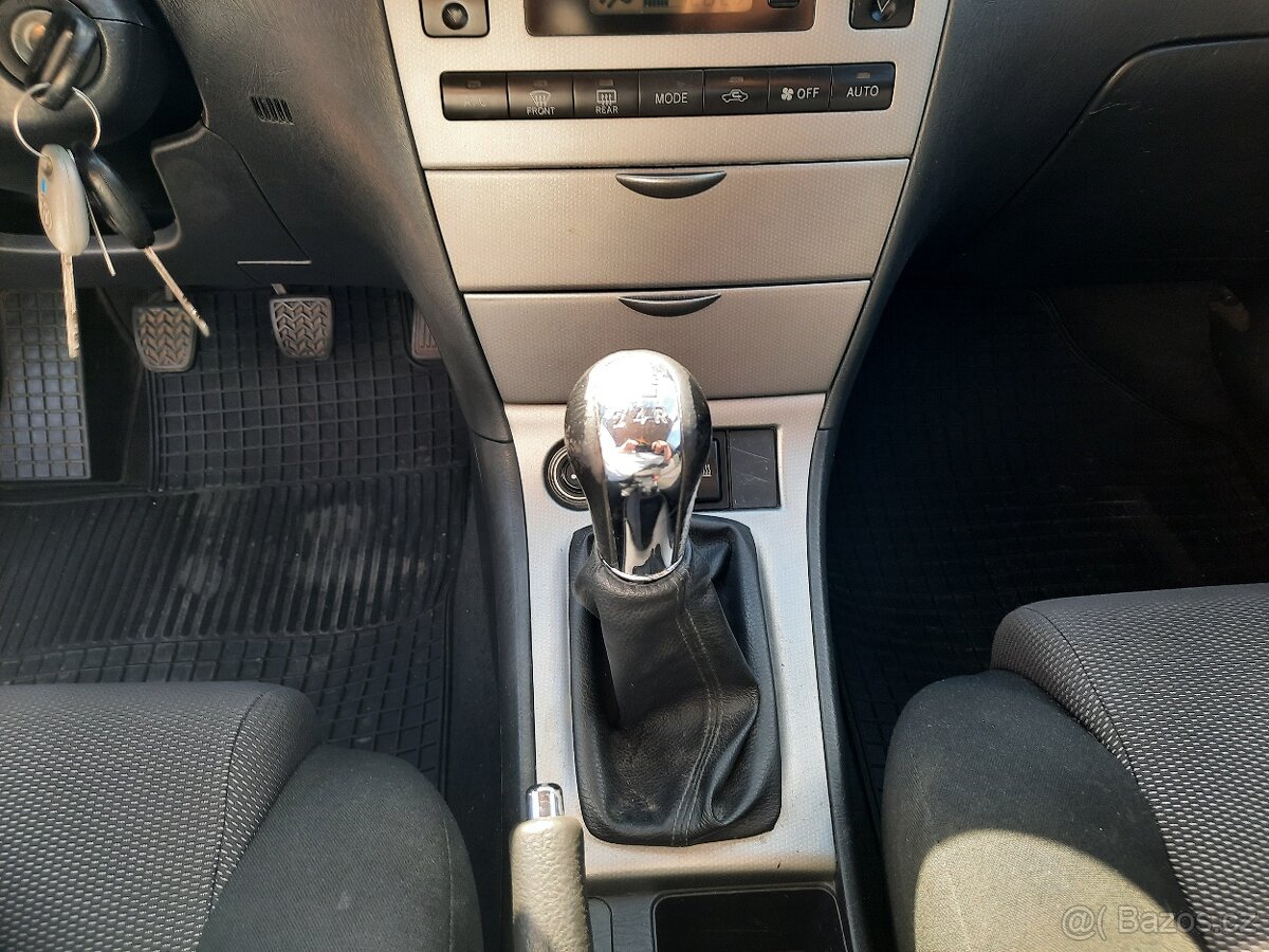 Toyota Corolla 1.4 D4D 66kW KLIMATIZACE - 13