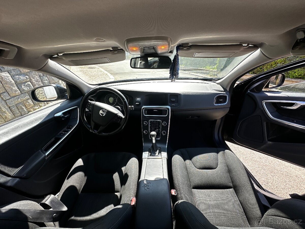 Volvo v60,2013, 1.6D,manual. - 13