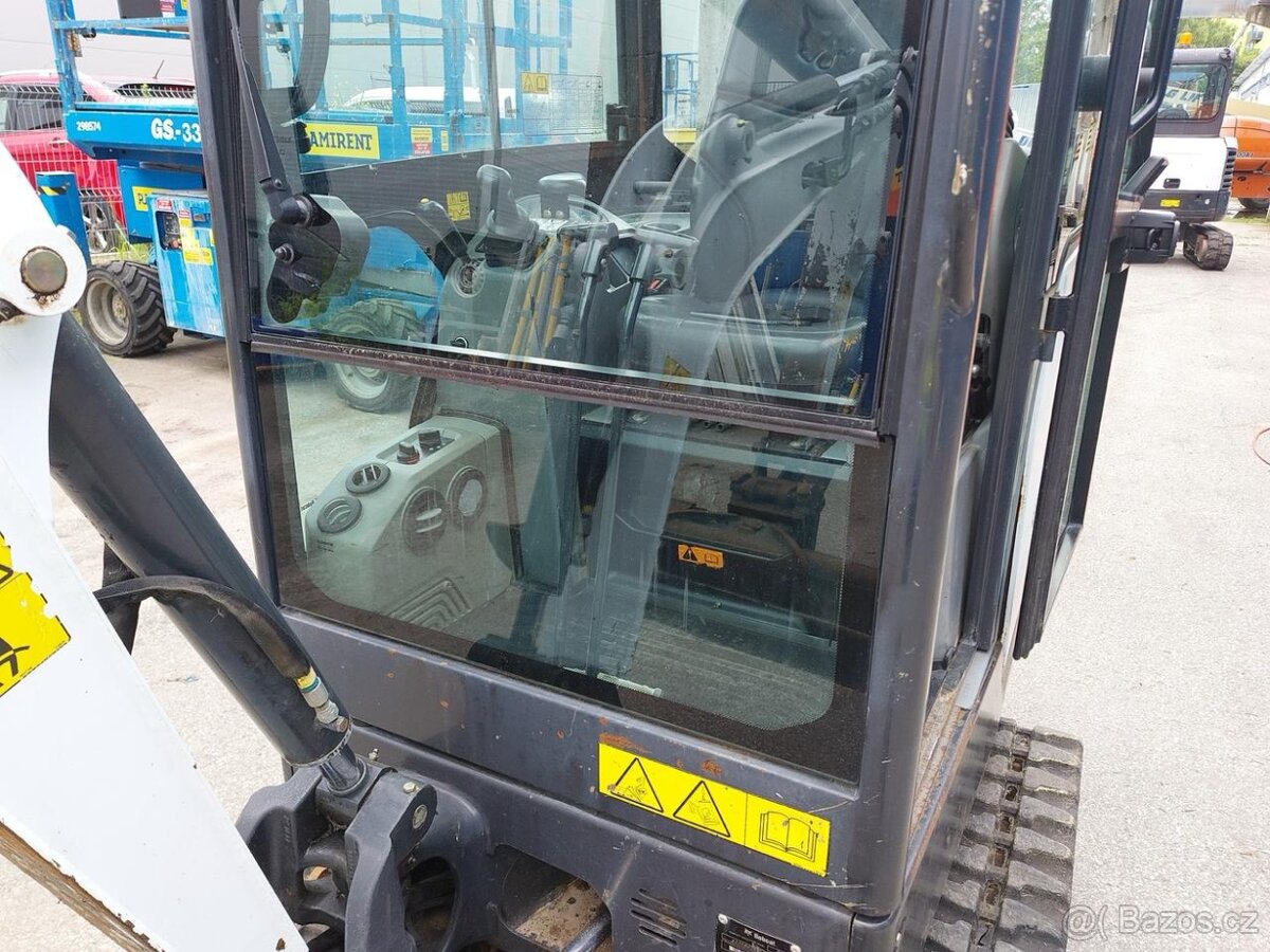 BOBCAT E19 – ROK 2017 – 3 712 MTH - 13