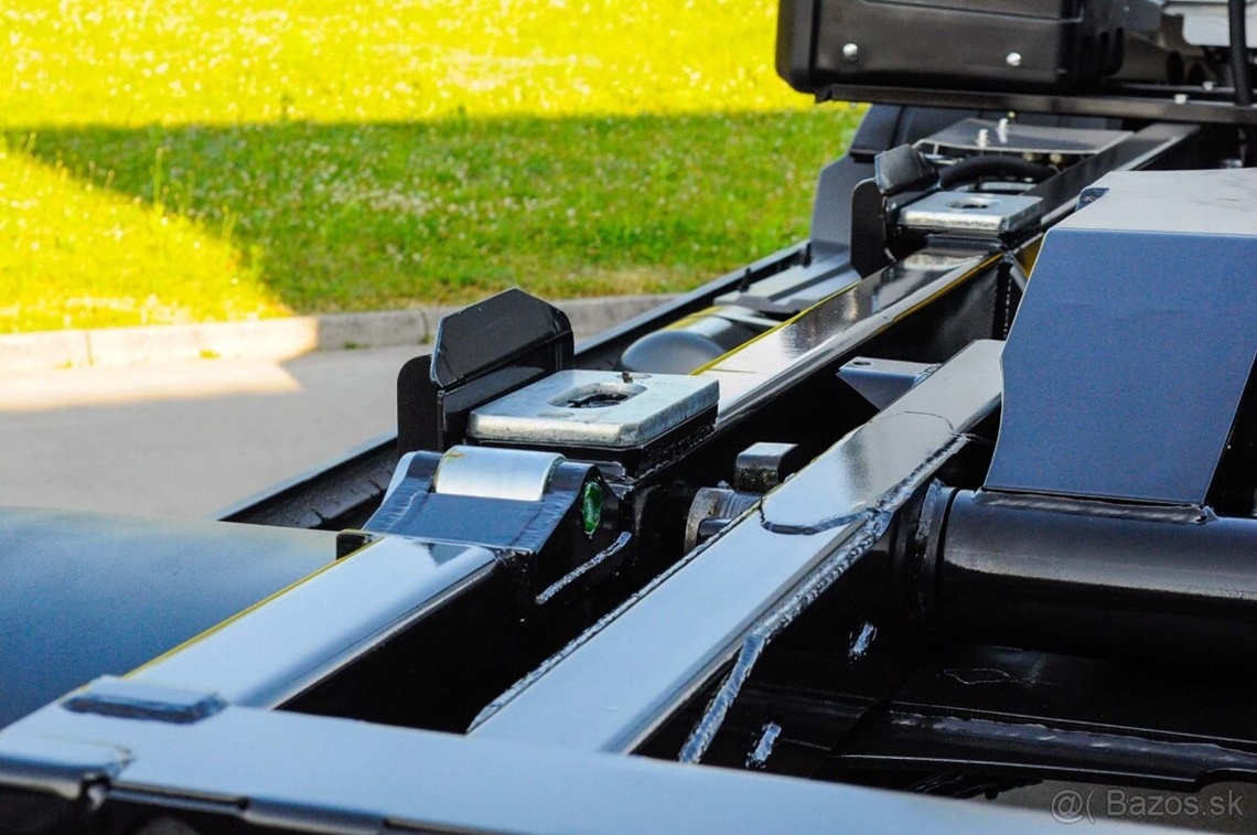 MERCEDES ATEGO 1218 - 12T NOVÝ HÁKOVÝ NOSIČ KONTEJNERŮ EU5 - 13